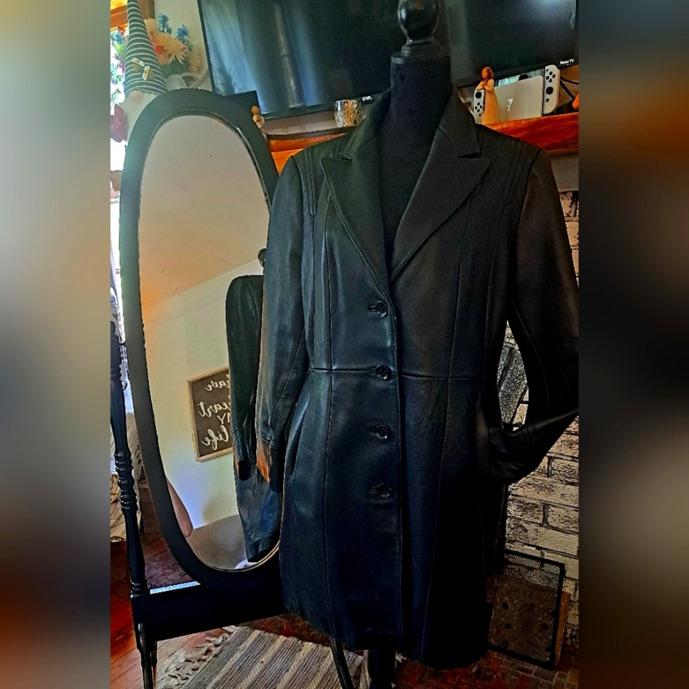 Women's Genuine Leather Coat. Size XL Jones New York
